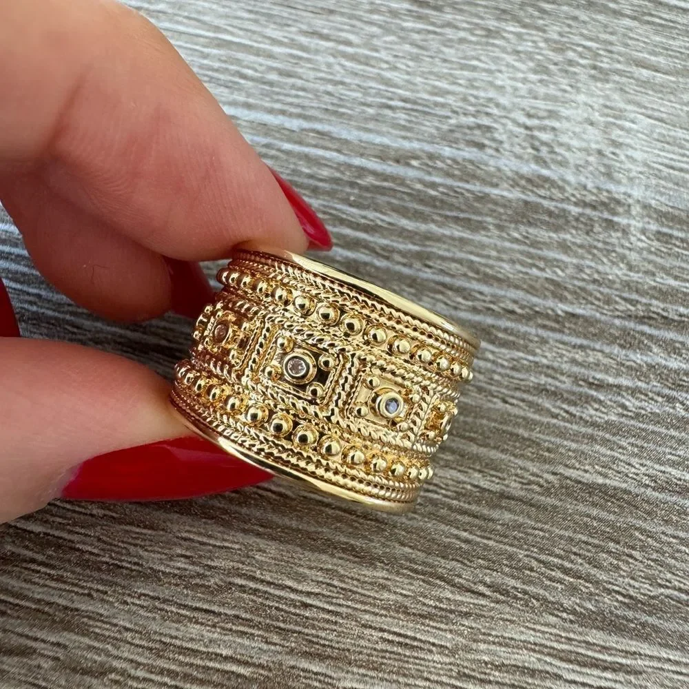 Vintage style ring N641